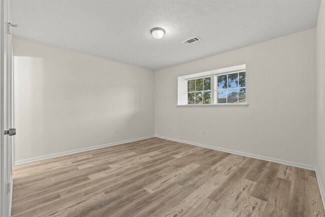 Building Photo - 3214 Flamborough Dr