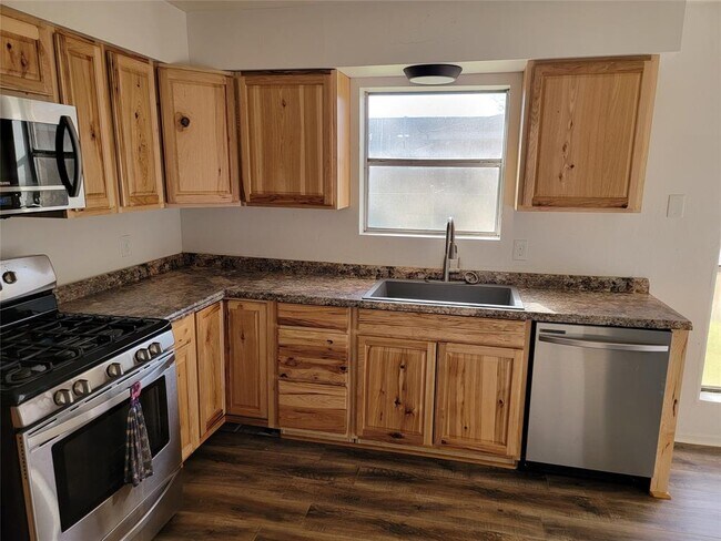 Building Photo - 257 Austin St