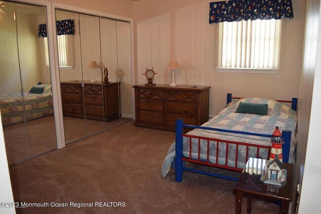 Building Photo - 470 Monmouth Pl