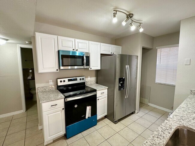 Building Photo - Beautiful bright updated 3/2 condo in Altamonte