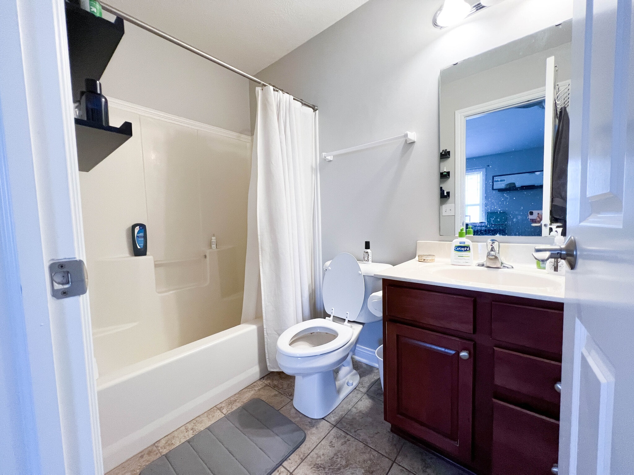 Building Photo - 8661 N Meridian St