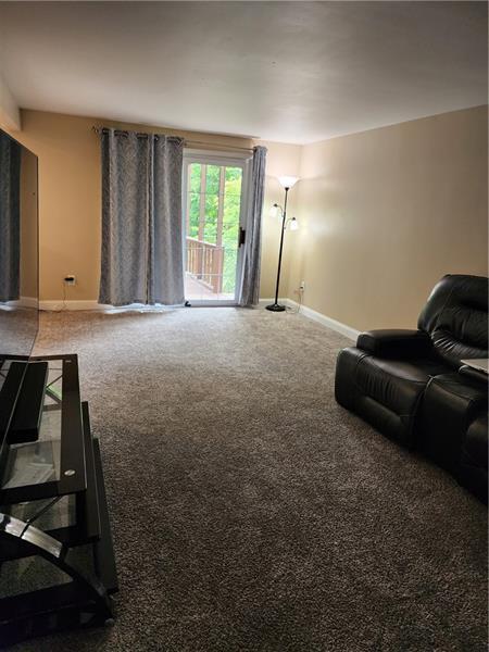 Building Photo - 1376 Pheasant Cir