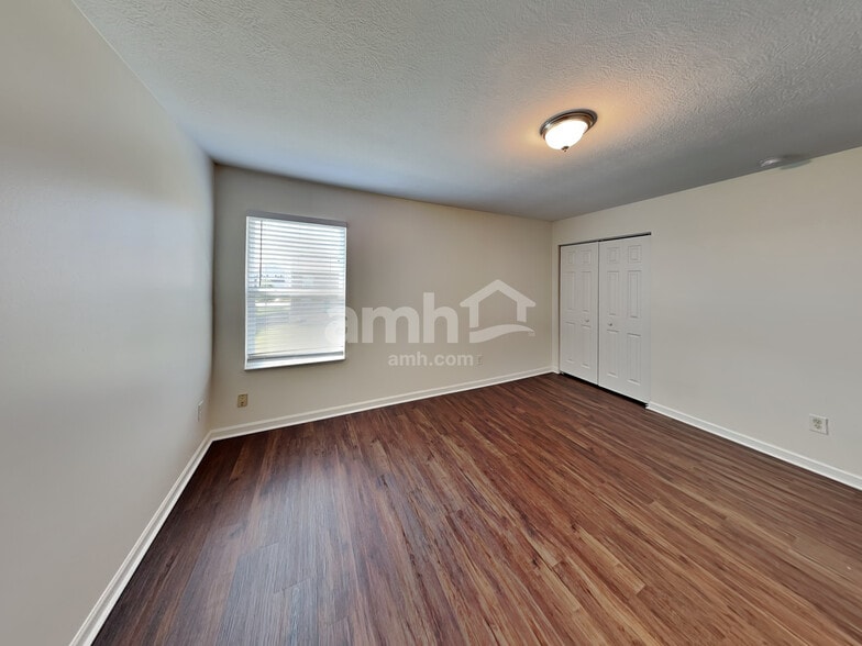 Building Photo - 524 Corbel Dr