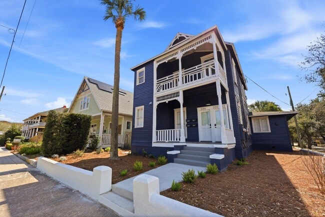 Building Photo - 300 E 3rd St