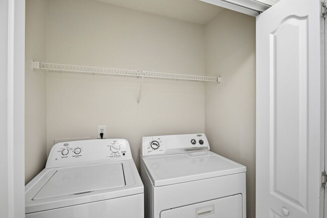 Building Photo - 1701 Willa Pl Dr