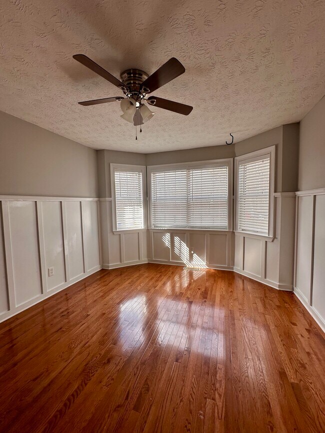 Dining Room - 4900 Maywater Rd