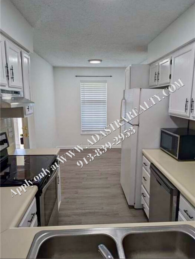 WellMaintained 3 Bed and 2 Bath DuplexAv... 708 SW 36th St Terrace