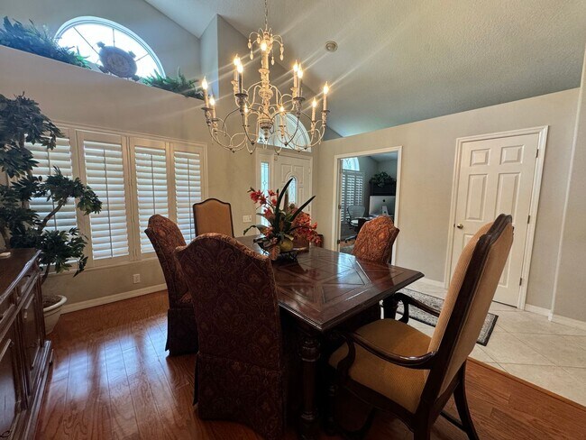 Building Photo - 4 Bedroom 2 Bathroom with Garage and Pool! Annual Rental