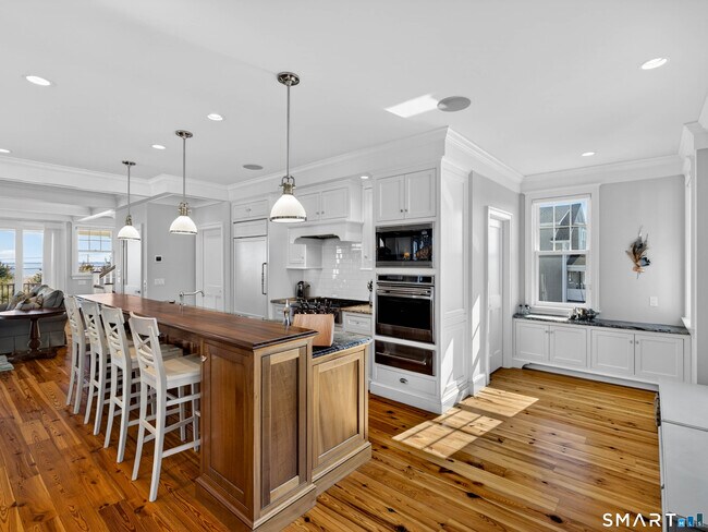 Building Photo - 505 Seaside Ave