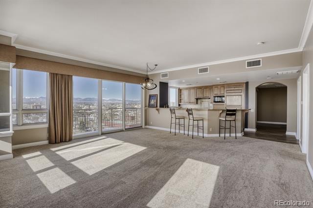 Building Photo - 400 E 3rd Ave