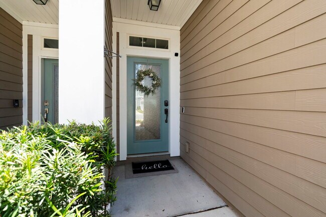 Building Photo - 143 Servia Dr