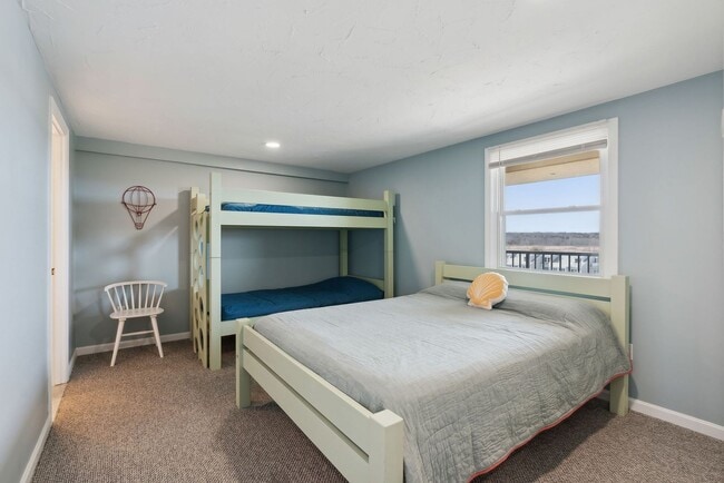 Building Photo - Fully Furnished Oceanfront 2 bed/2 bath