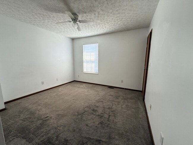 Building Photo - 2 Bedroom, 1 Bath Condo in Blacklick
