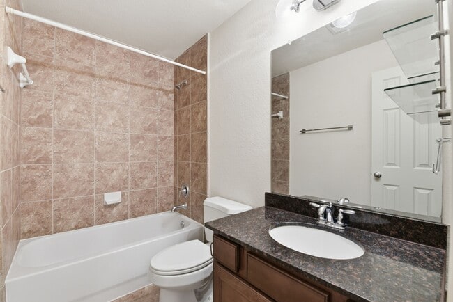 Building Photo - 3209 Clearview Cir
