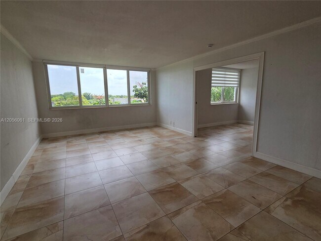 Building Photo - 9001 SW 77th Ave
