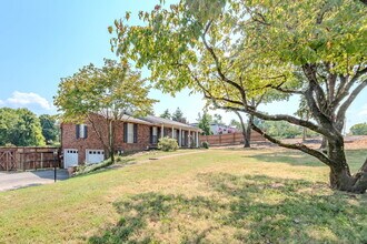 Building Photo - 3123 McGavock Pk