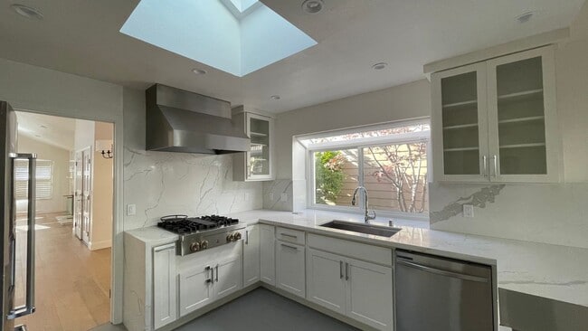 Building Photo - 11 Wellfleet Bay