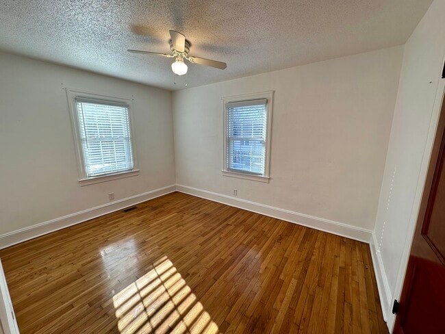 Building Photo - 2 Bedroom 1 Bathroom Home Located in South Hill, VA