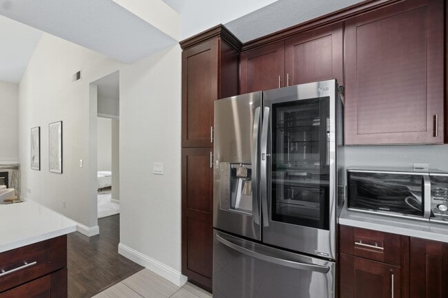 Building Photo - 1735 Parkview Green Cir