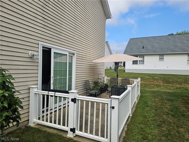 Building Photo - 15032 Woodsong Dr