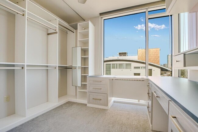 Building Photo - 1600 Barton Springs Rd