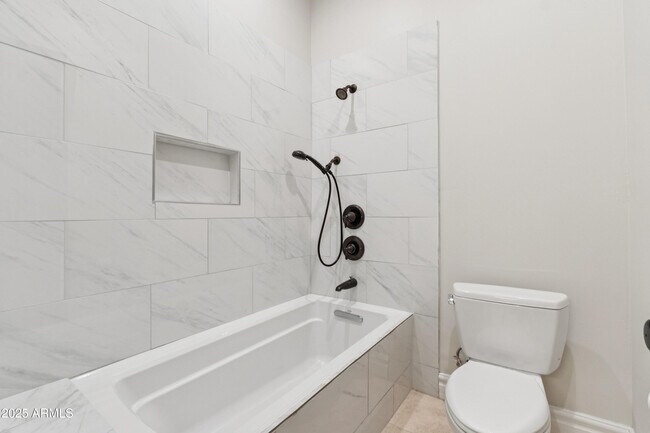 Building Photo - 11407 E Bellflower Ct