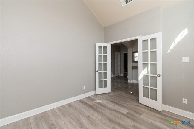 Building Photo - 7001 Cokui Dr