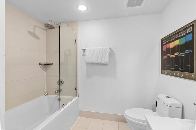 Building Photo - 2602 Hallandale Beach Blvd