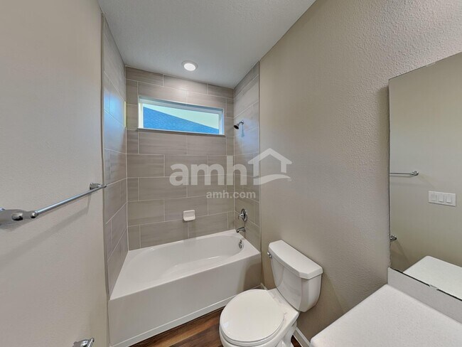 Building Photo - 123 Edge Pk Trl