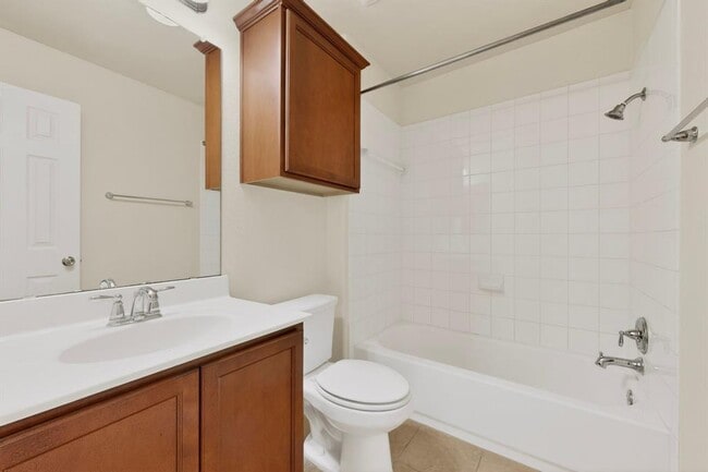 Building Photo - 18336 Friendship Hill Dr