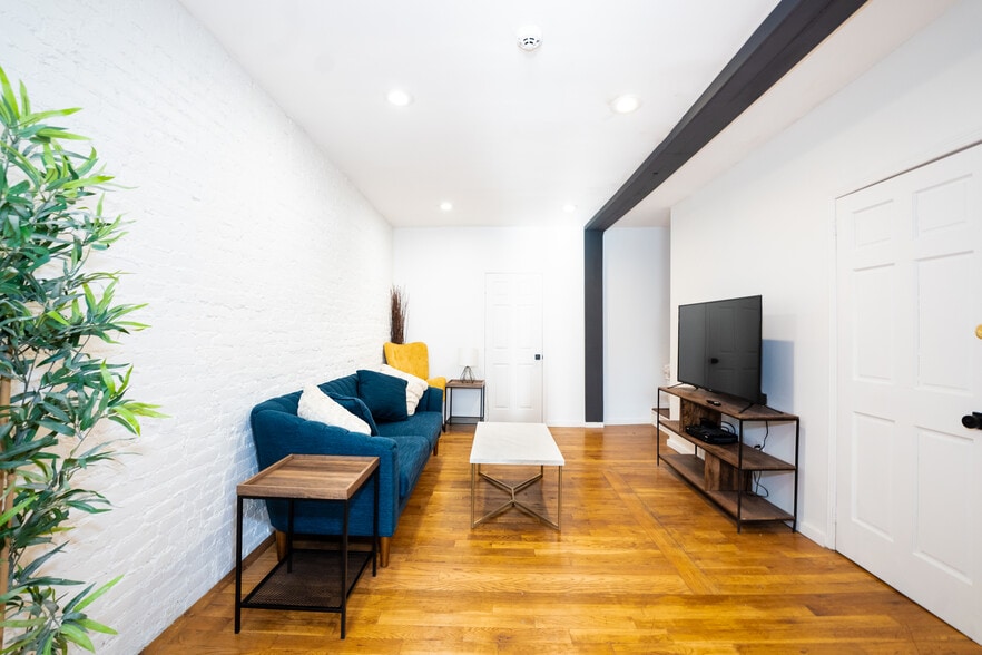 Building Photo - 244 Clifton Pl