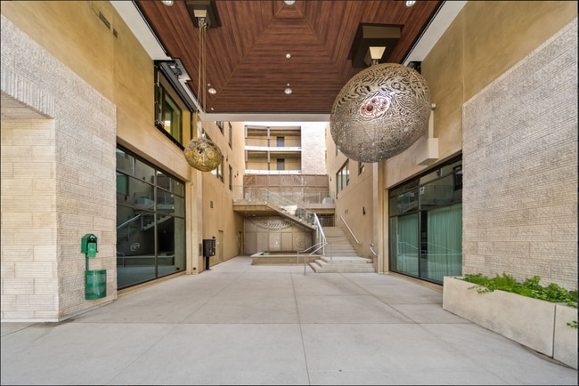 Building Photo - Modern 1-Bedroom Condo with Rooftop Amenities in Pasadena