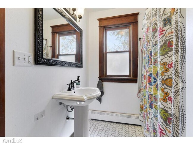 Building Photo - 3 br, 1 bath House - 474 Thomas Ave