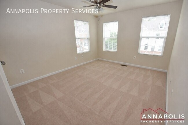 Building Photo - 1013 Red Clover Rd