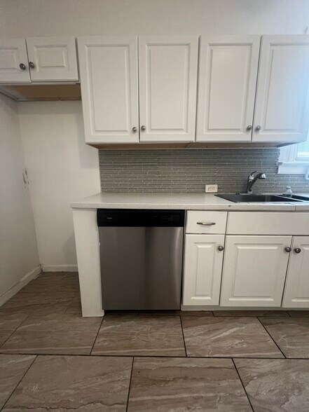 DISHWASHER - 81 2nd St