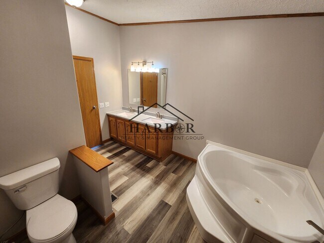 Building Photo - Single Family Home in Kasson, MN