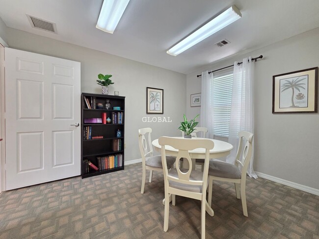 Building Photo - Charming 2-Bedroom Home within 3 miles of ...