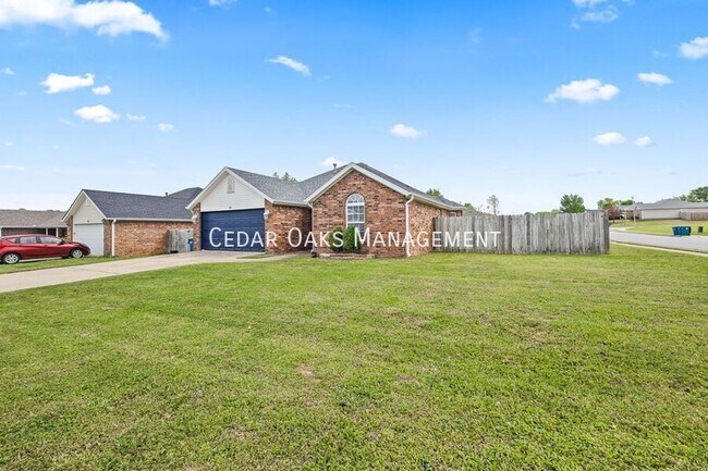 Building Photo - 911 SW Cheyenne Dr
