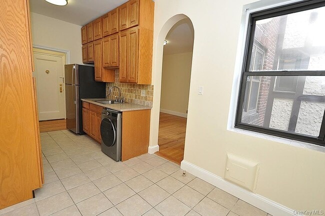 Building Photo - 120 Stonelea Pl