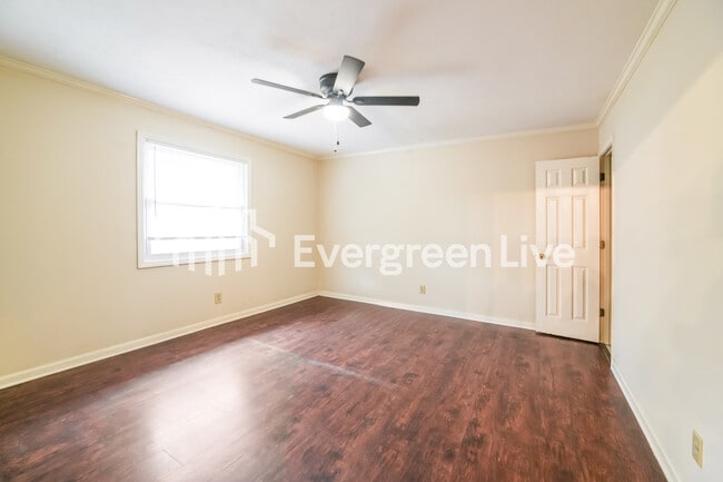 Building Photo - 6253 S Skyline Dr