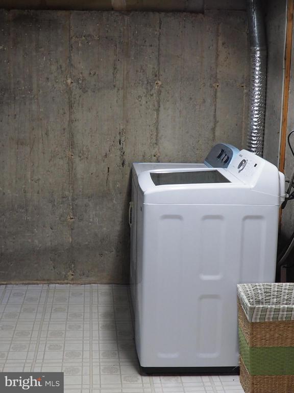 Building Photo - 5711 Crownleigh Ct