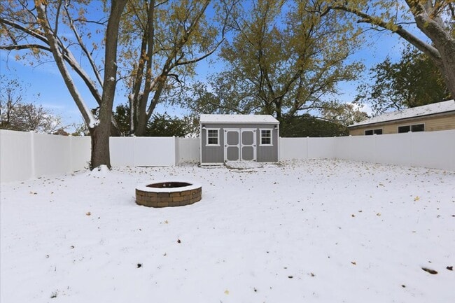 Building Photo - Charming 3-Bedroom Ranch in a Convenient L...