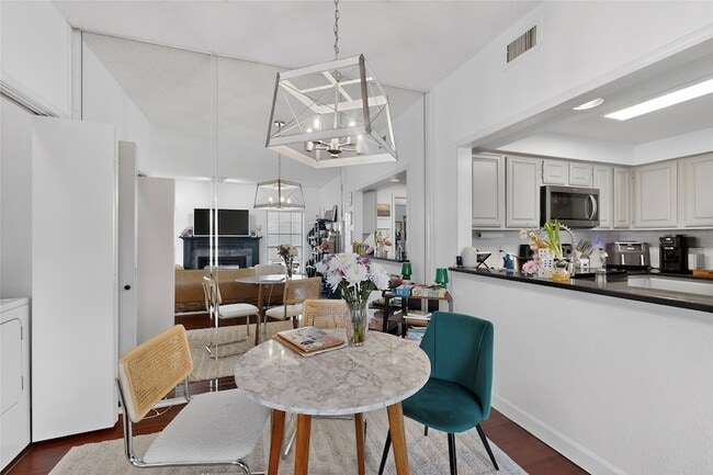 Building Photo - 5859 Frankford Rd