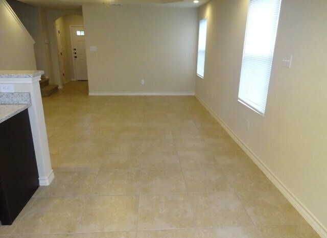 Building Photo - 7010 Lakeview Dr.