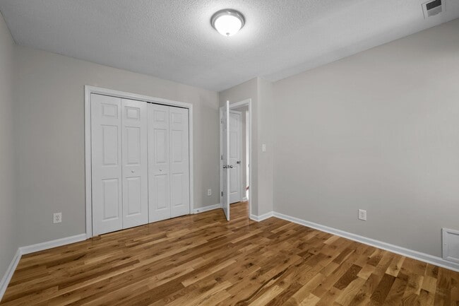 Building Photo - Price Reduced! 3 bedroom single family home