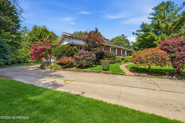 Building Photo - 470 Monmouth Pl