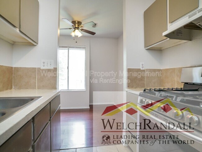 Building Photo - 5511 S Willow Ln