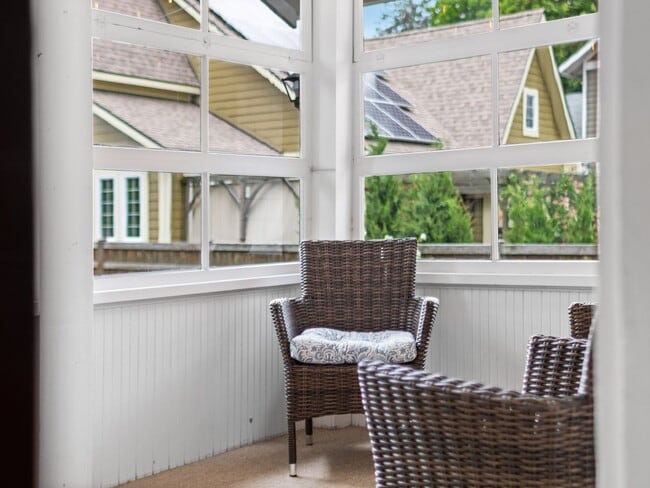 Building Photo - Charming Furnished 2BR Bungalow in Rockwood