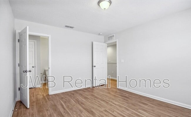 Building Photo - 6059 Carolines Ct