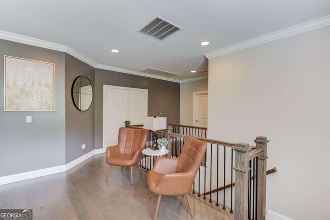 Building Photo - 1450 Edgebrook Ct NE